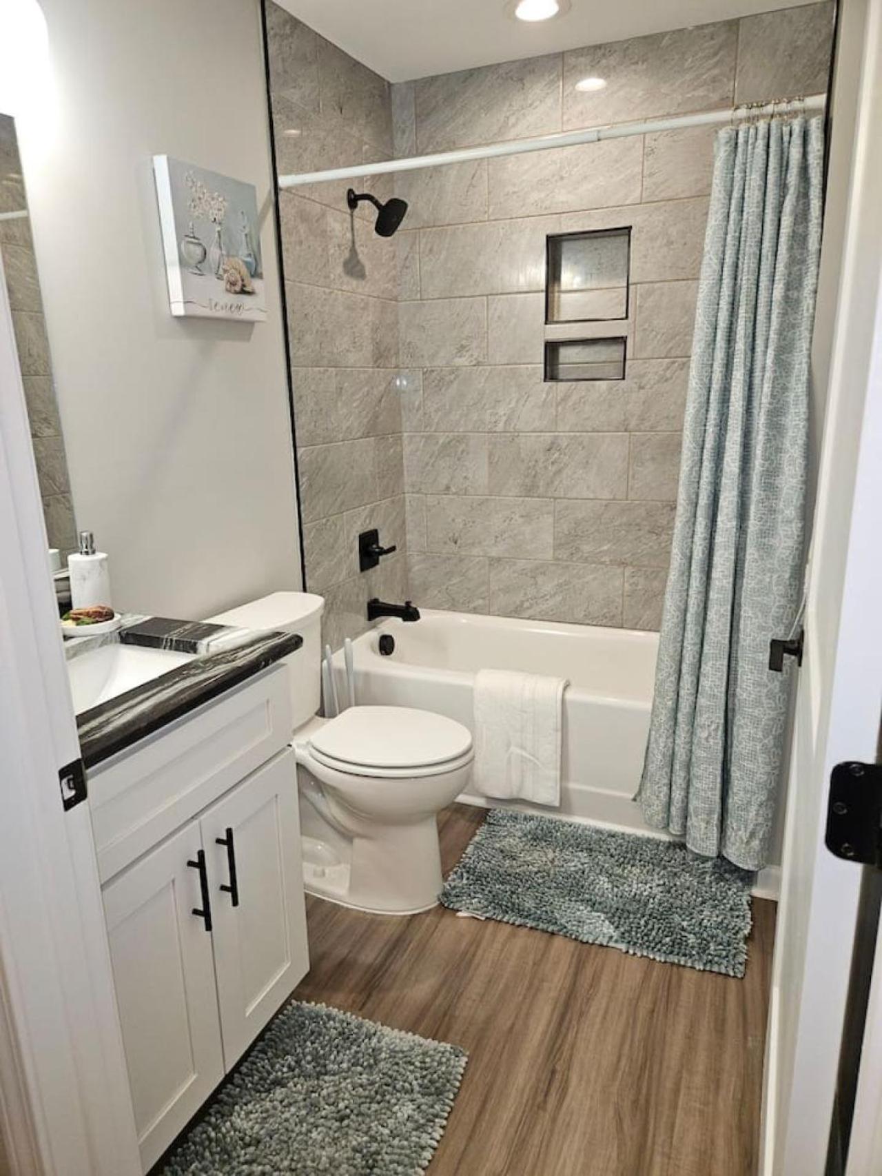New Luxe 3br Downtown Fay Unit B