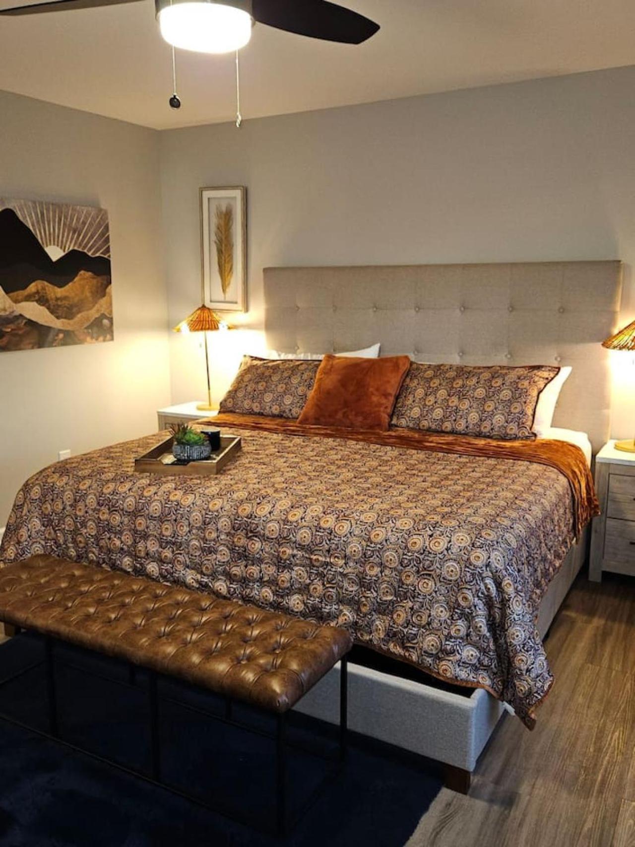 Apartment New Luxe 3br Downtown Fay Unit B *